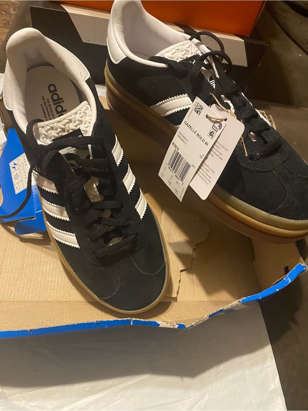 adidas Kids Black and White Gazelle Sneakers with Gum Sole *box torn